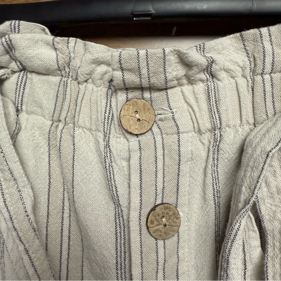 Daytrip size large Cream Mini Skirt with Tie Front for Casual Resort Wear - Picture 7 of 7